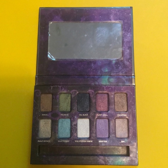 Urban Decay Eyeshadow Palette, Gently Used, makeup - Picture 3 of 3